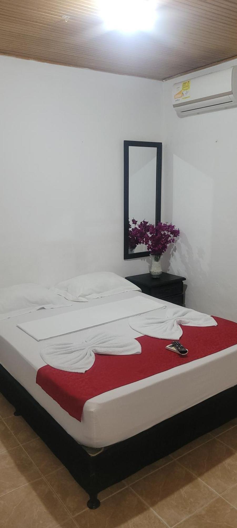 Hostal Villa Del Rio Las Brisas Villavieja Exteriör bild