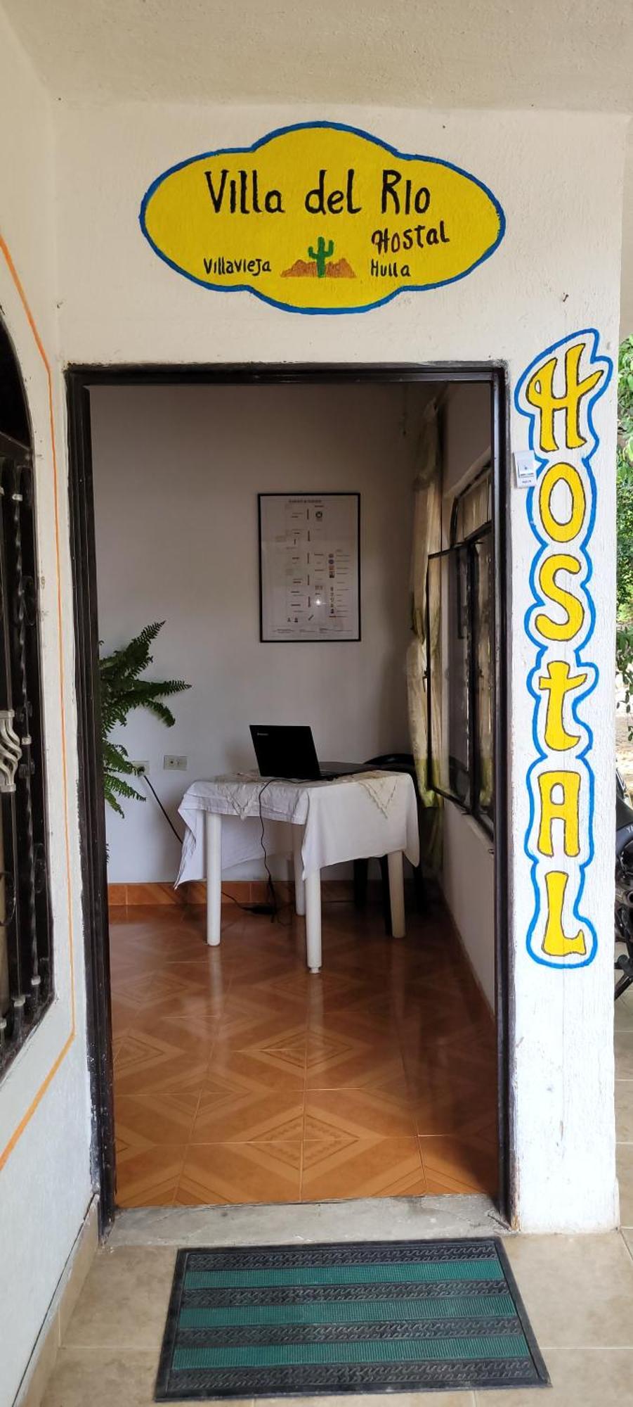 Hostal Villa Del Rio Las Brisas Villavieja Exteriör bild